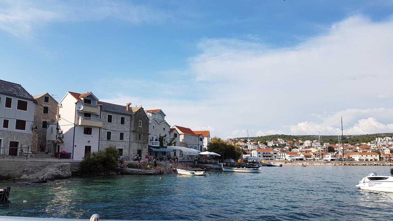 Apartmani Toni Poce Primošten Eksteriør bilde