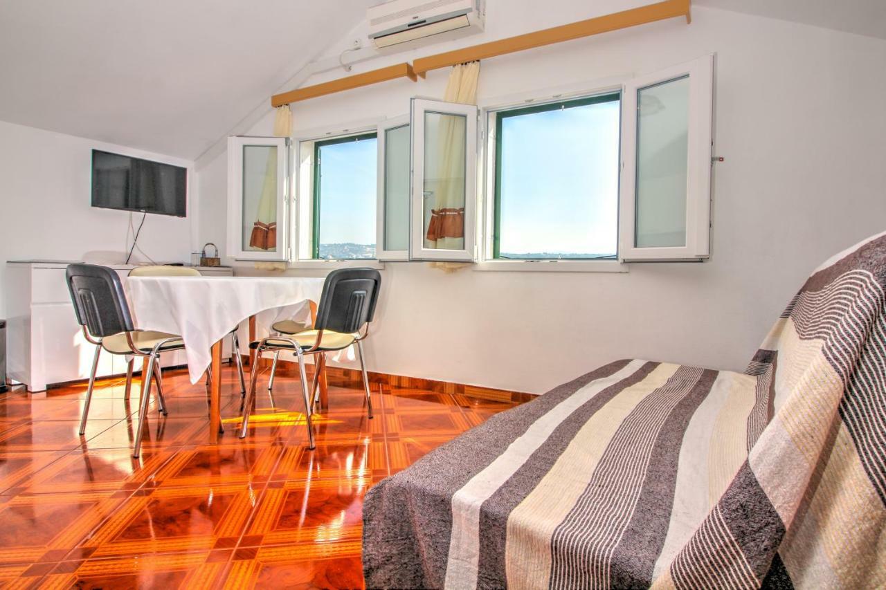 Apartmani Toni Poce Primošten Eksteriør bilde